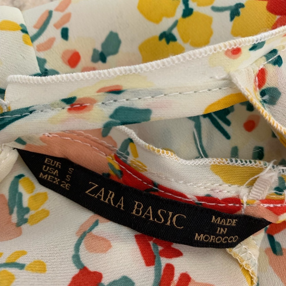 Zara Basics floral blouse - Picture 5 of 6
